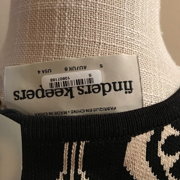 Finders keepers NWT Quinn LS knit S retro long sleeve v neck crop top - Picture 6 of 7